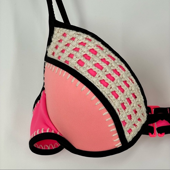 Victoria's Secret Coral Surf Crochet Bikini Top size 32B - Picture 3 of 7